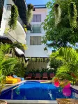 Bliss & Beats Hostel - Swimmingpools