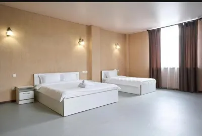 Central Asia Inn Hotel Hotels near Torgovyy Tsentr "Keruyen"