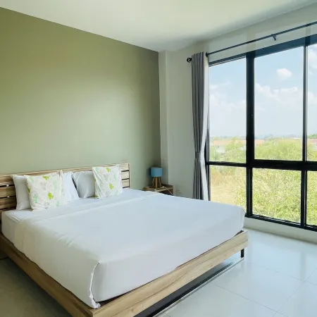 Wynnhouse Khaoyai Отели рядом с достопримечательностью «Ресторан Midwinter Green»