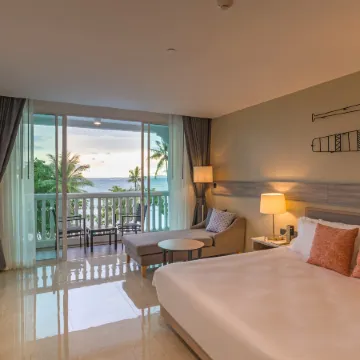 Centara Ao Nang Beach Resort & Spa Krabi Отели рядом с достопримечательностью «Пляж Рейли»