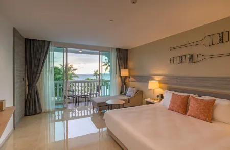 Centara Ao Nang Beach Resort & Spa Krabi Отели рядом с достопримечательностью «Рейли-Бич»