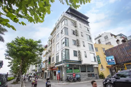 Lake View Apartment & Hotel