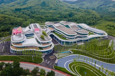 Huzhou Xisai Zhenyue Resort Hotel Hotels near Yuanxiangxiaozhen Sceneic Area