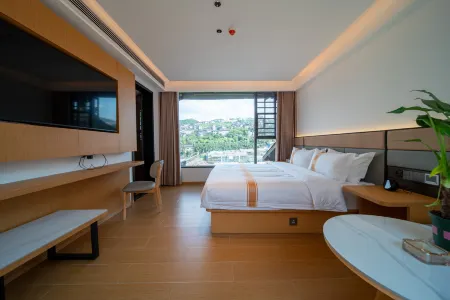 Renkang hotel Отели рядом с достопримечательностью «Red Army Sidu Chishui Memorial Park»