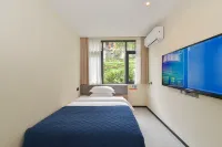 Yunju Homestay (Xijiang Qianhu Miao Village West Gate Tourist Service Center)