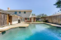 Reston NEW Bright, Airy Home w/ In Ground Pool & Grill