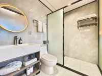 陽朔古榕菲麗利民宿（20元人民幣背景興坪古鎮）