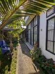 Smart & Cozy Apartment to Western Standard in Penestanan 萨扬区附近的飯店