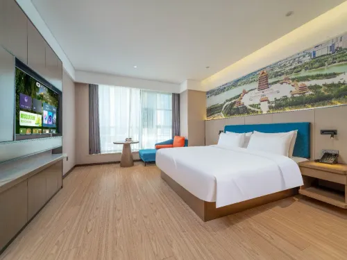 qianfeng Hotel (Pedestrian Street Snack City)