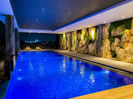 Nata Azana Hotel Ngawi Отели в г. Ngawi Regency