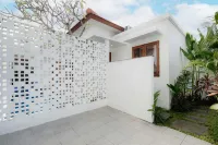 Villa Bluete Hotels near KERUPUK BABI JEMPOL