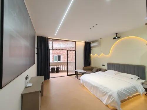 Cloud Song courtyard