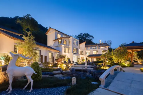 Mountain and River Geometry · Deer and College | Xiyuan Holiday Homestay - Bar