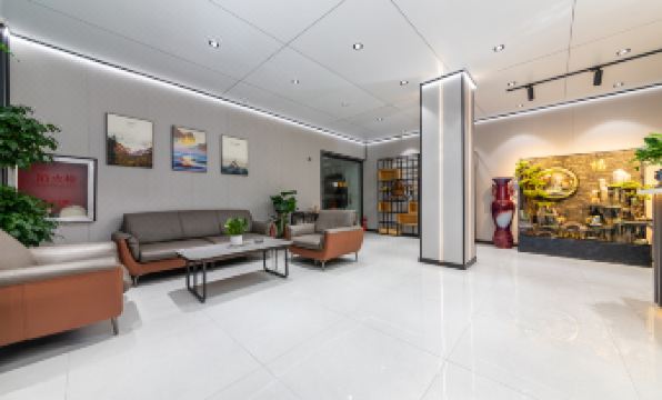 Wofu Hotel (Zhengzhou High-speed Railway East Station Economic Development Center Plaza)