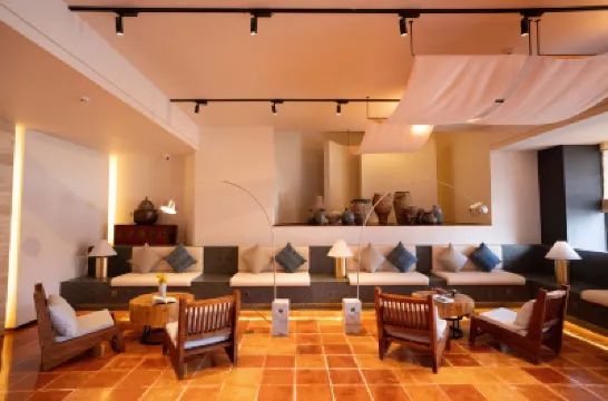 Floral Hotel·Yungu Hongduo | Limber Up · Yunqi Mountain Wild Bonfire Resort Hotels near Xunyicao Base