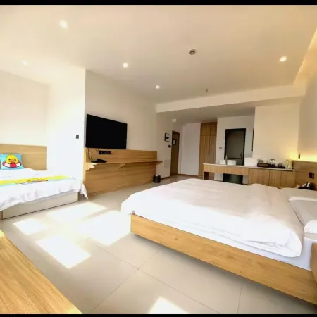 Zhao Hua River View Hotel