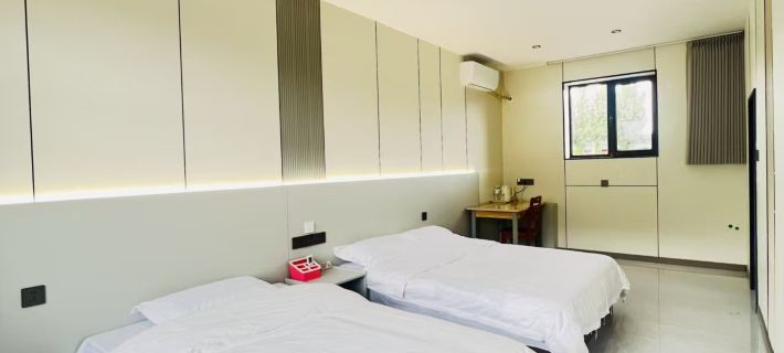 Jinyanju Homestay Hotels in Dai County