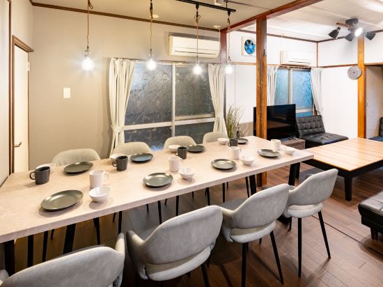 8 min by train from Ikebukuro Station, 18 min from Shinjuku Station