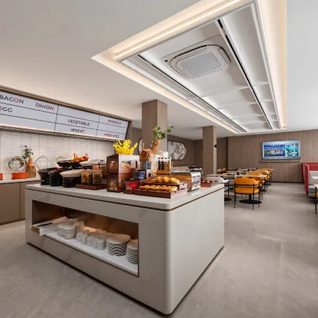 Borrman Hotel (Zhanjiang Dingsheng Plaza North Railway Station)