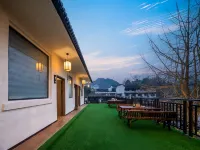 Chadong 1803 | Sunset Mountain Town · 360° Half-hill Garden · Vista Literary Guesthouse