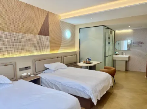 Mile Taifeng Building Hotel (Giant Century Plaza Qinglai Park Branch) Hotels near Wenchang Palace, Miyang