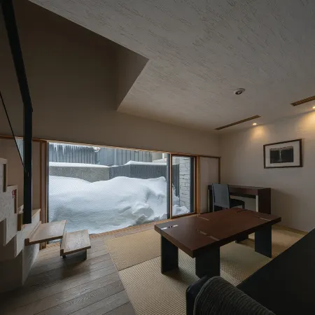 Otaru Retreat by Onko Chishin