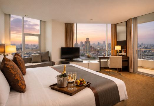 JC 케빈 사톤 호텔 전경