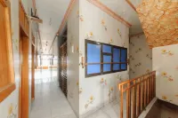 RedDoorz Plus near Mall Sunter - 3-Star