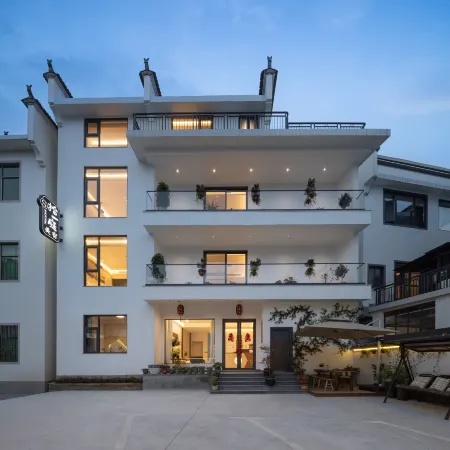 Wuyuan Shiyi Ting View Parent-Guest House (Baoyu Pagoda Branch)