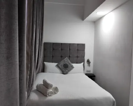 Kick back relax stylish space Hotels in Nottingham