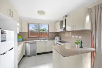 Private Rooms – Quiet Street, Close to Shops & Transport