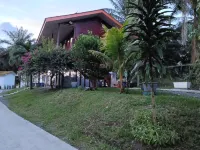 Palm Lake Resort