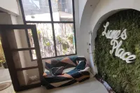 LIANE's PLACE
