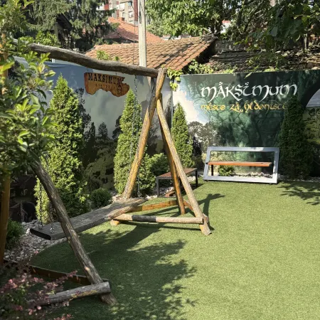 Apart Hotel Maksimum Отели рядом с достопримечательностью «Парк Кошутняк»