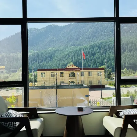 Zhuluzhongyuan Homestay (Zagulu Town)