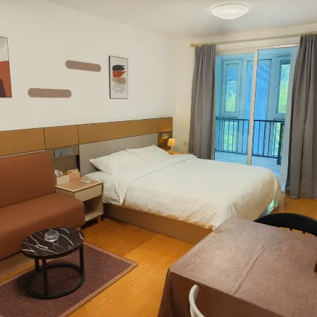 Yuekeju Hotel (Dagang South Station Branch)