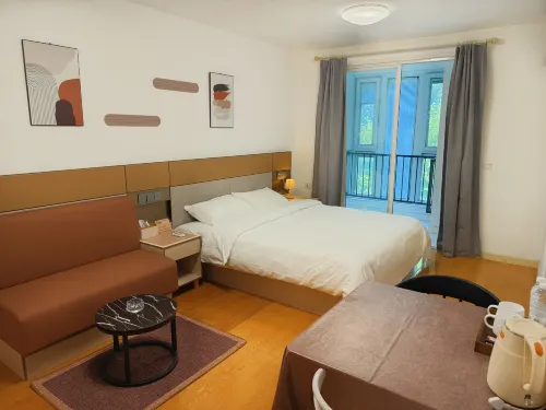 Yuekeju Hotel (Dagang South Station Branch)