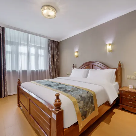 Yizhi Hotel (Urumqi Tianshan International Airport Railway Bureau Subway Station)