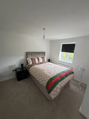 Beautiful New-Build Home in Grimsby With free parking - 3-Star