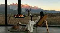 Sunlit Mist & Snow Mountain View Resort (Baisha Ancient Town) - วิวภูเขา