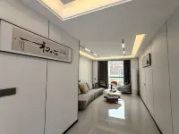 Wuyue Hotel - parking