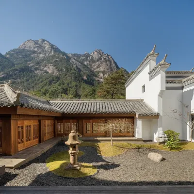 Xiangyuan Yungu Holiday Hotel Hotels near Feilai Stone