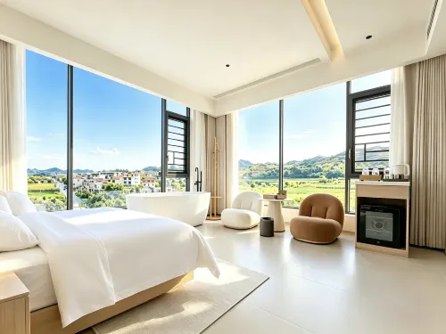 Fengqing Island Qipan Homestay, Huangguoshu - parking