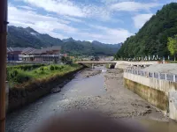 Qiuxiangju Leisure Hotel - parking