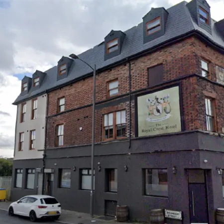 OYO The Royal Crest Hotel & Bar