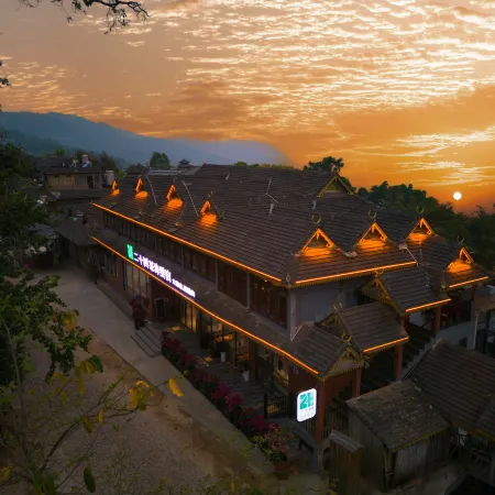 Dayu Cang 24 Tea Sea Cloud Retreat (Lancang Jingmai Mountain Ancient Tree Tea Forest Branch)