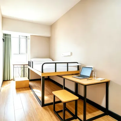 Xiaobai Youth Hotel (Qinghe Xiaoyingqiao Subway Station) Hotel berhampiran Jambatan Lincui
