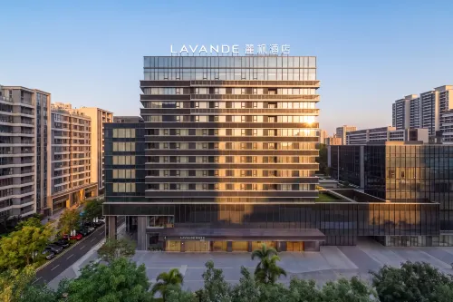 Lavande Hotel (Haikou Xinhai Port International Convention and Exhibition Center) - parking