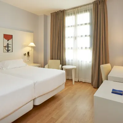 Hotel NH Valencia Las Artes Hoteles cerca de Ópera