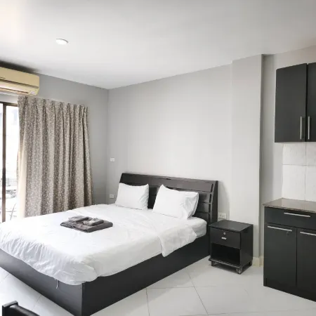Emerald Hotel
